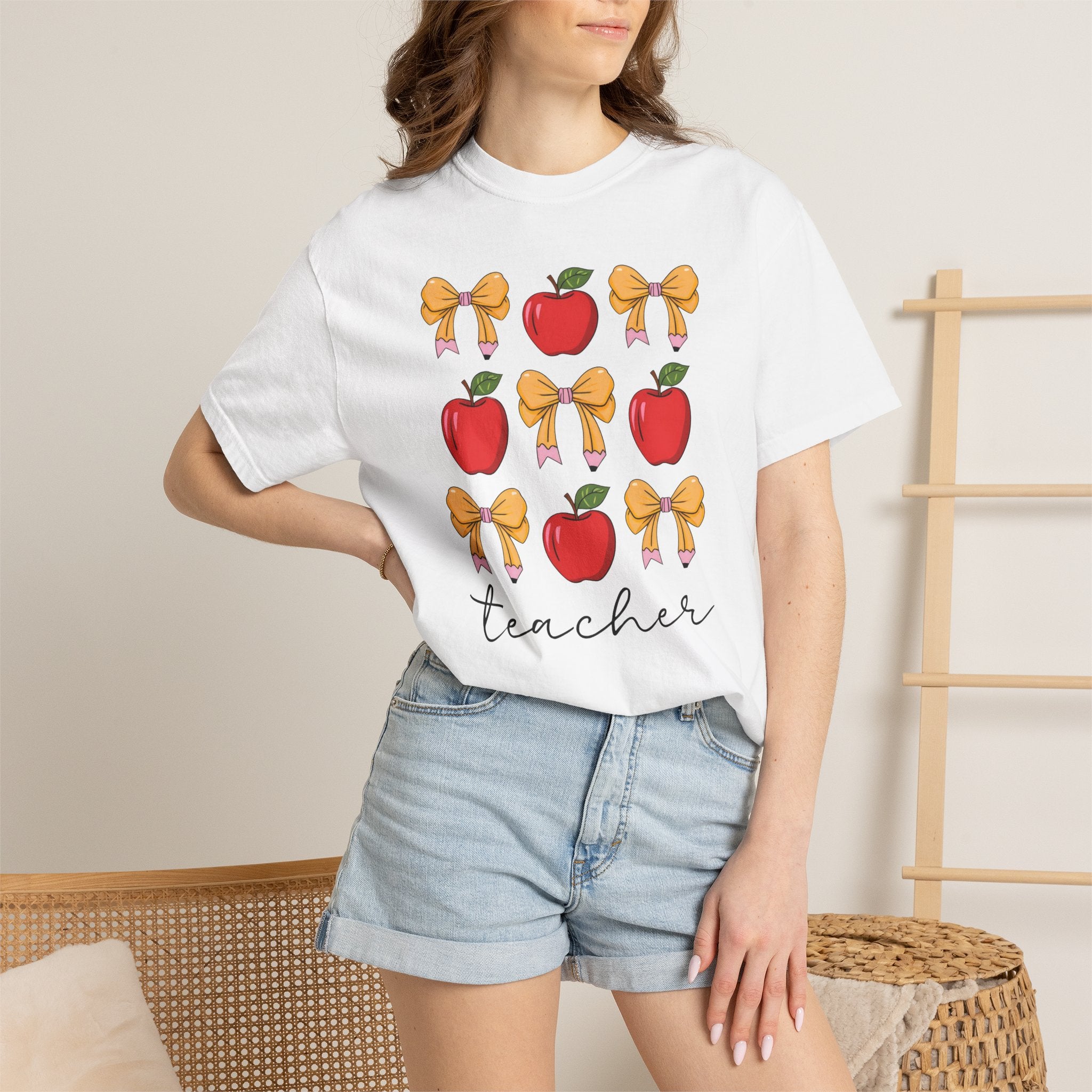 Teacher Apples & Bows T-Shirt — Cute Back-to-School Gift